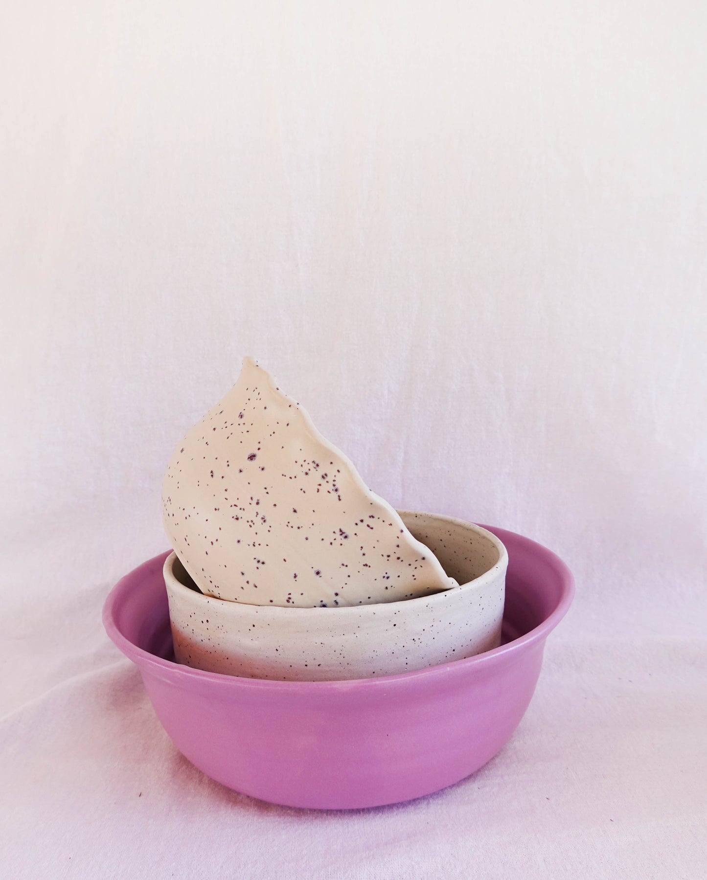 Ruffle Rim Speckled Serving Bowl